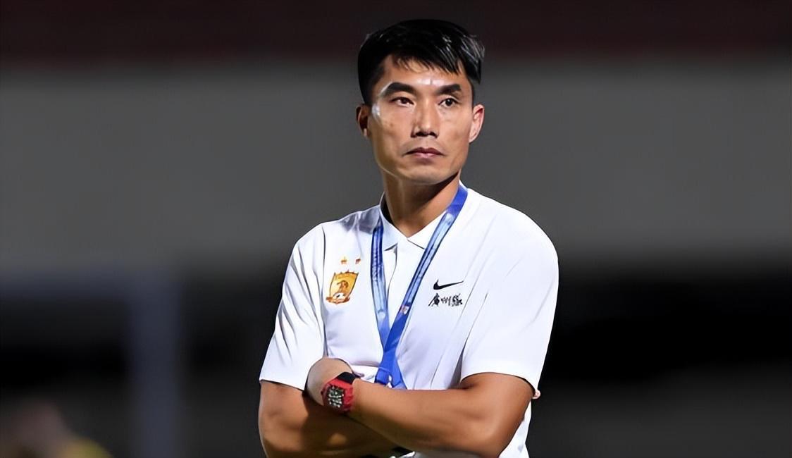 世界杯手机观看软件下载-郑智本赛季带领青岛西海岸的成绩,能否超越邵佳一,引发热议